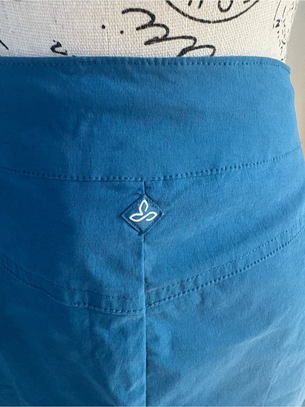 prAna Bliss Capri pant VGUC yoga activewear Medium Blue-Green - Picture 6 of 8